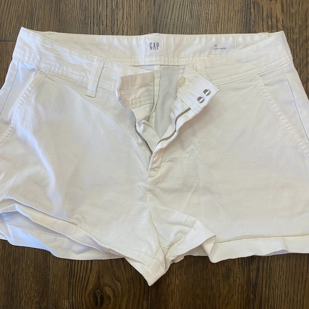 Gap City Short White Size 10